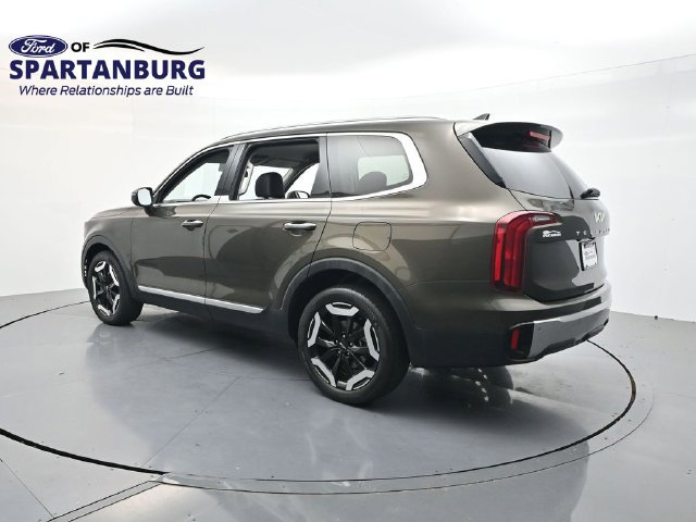 Used 2023 Kia Telluride S FWD image 5