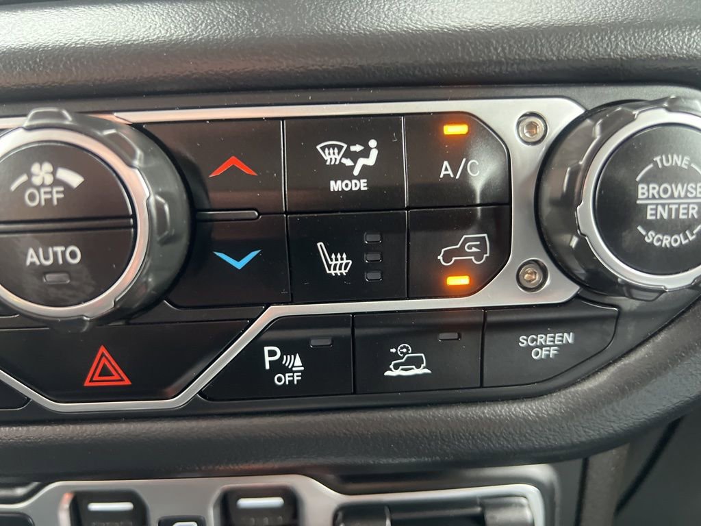 Used 2025 Jeep Wrangler Unlimited Sahara w/ Safety Group AWD/4WD image 47