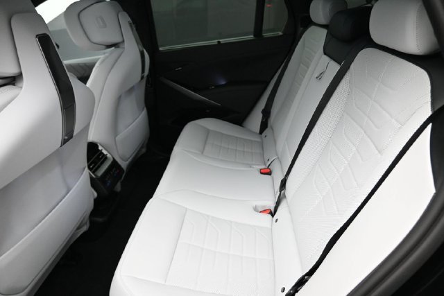 New 2027 BMW X5 xDrive40i w/ M Sport Professional Package AWD/4WD image 19