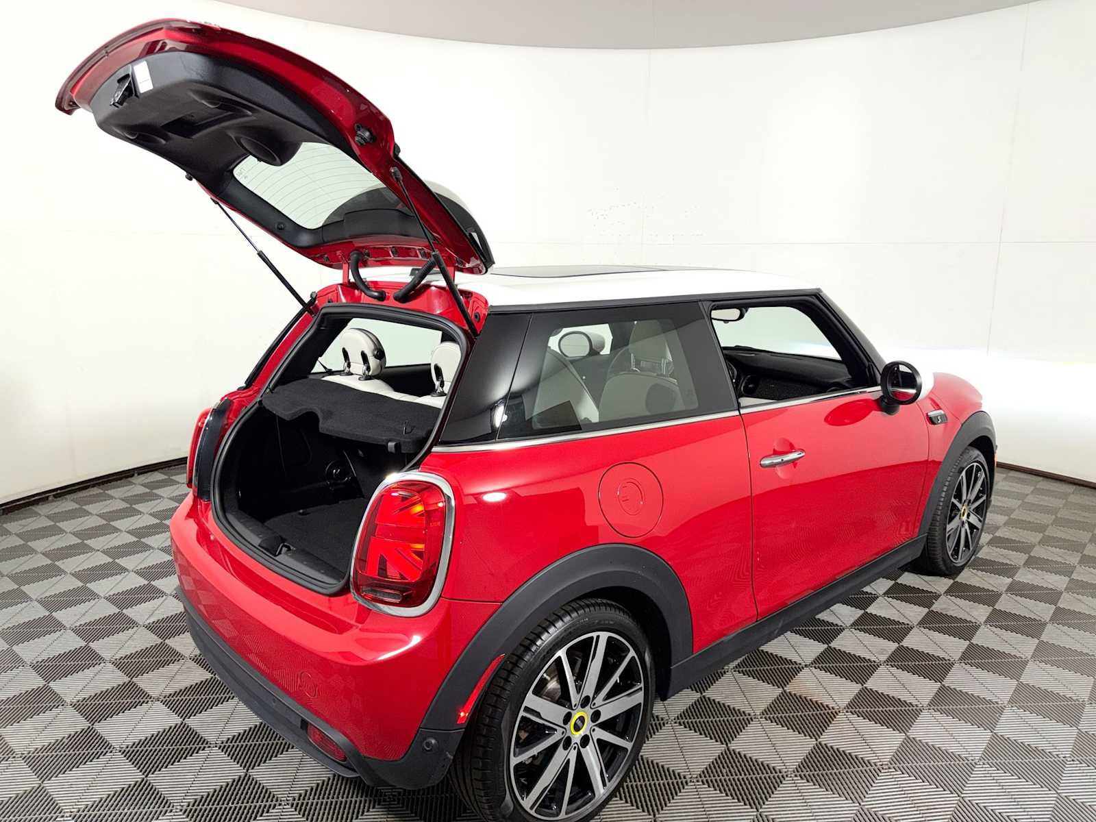 Used 2024 MINI Cooper SE FWD image 23