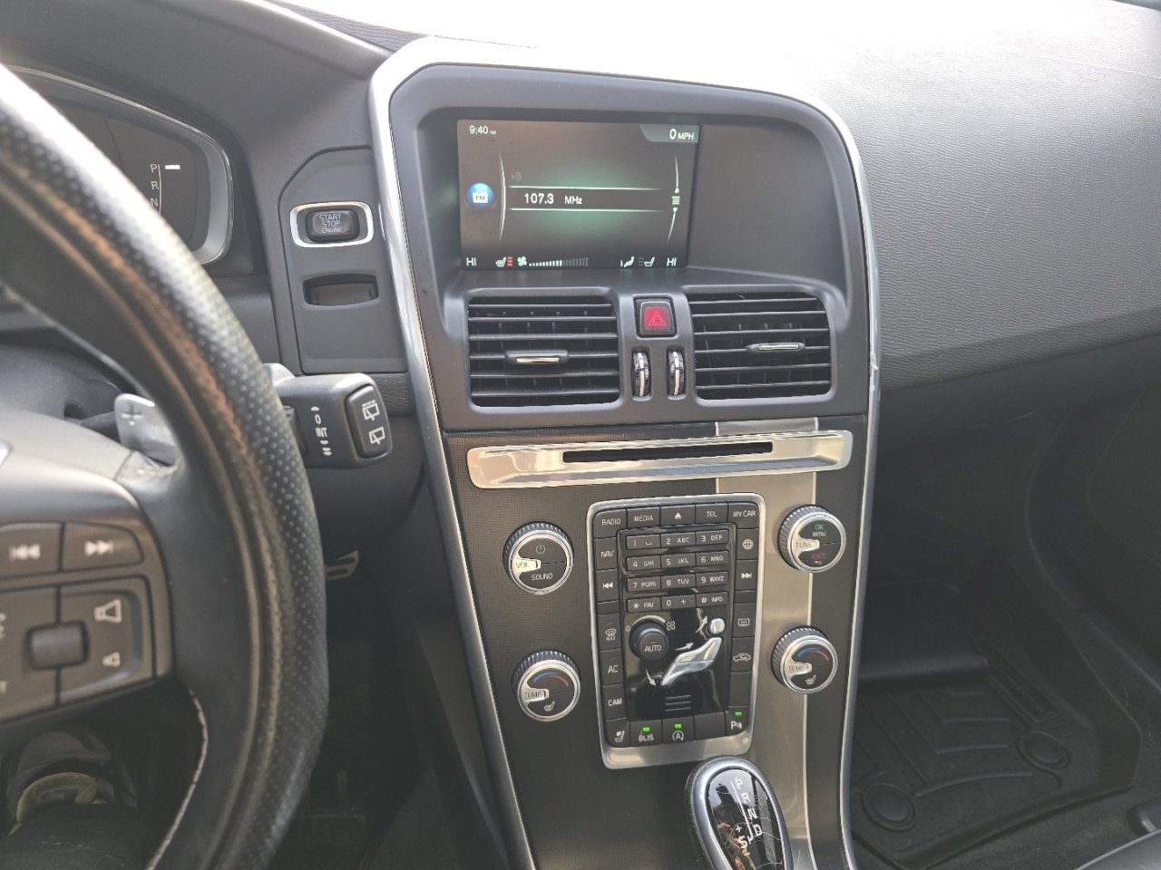 Used 2016 Volvo XC60 T6 R-Design image 14