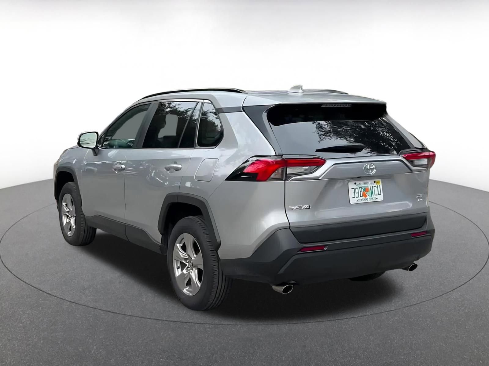 Used 2025 Toyota RAV4 XLE image 11