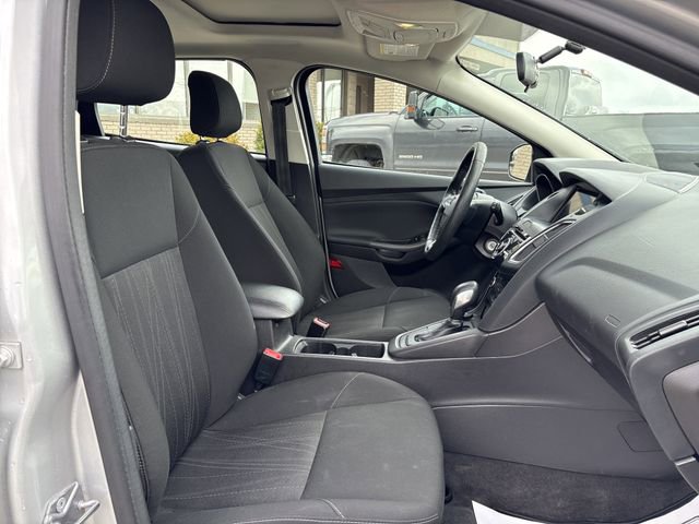 Used 2018 Ford Focus SEL w/ Cold Weather Package FWD image 27