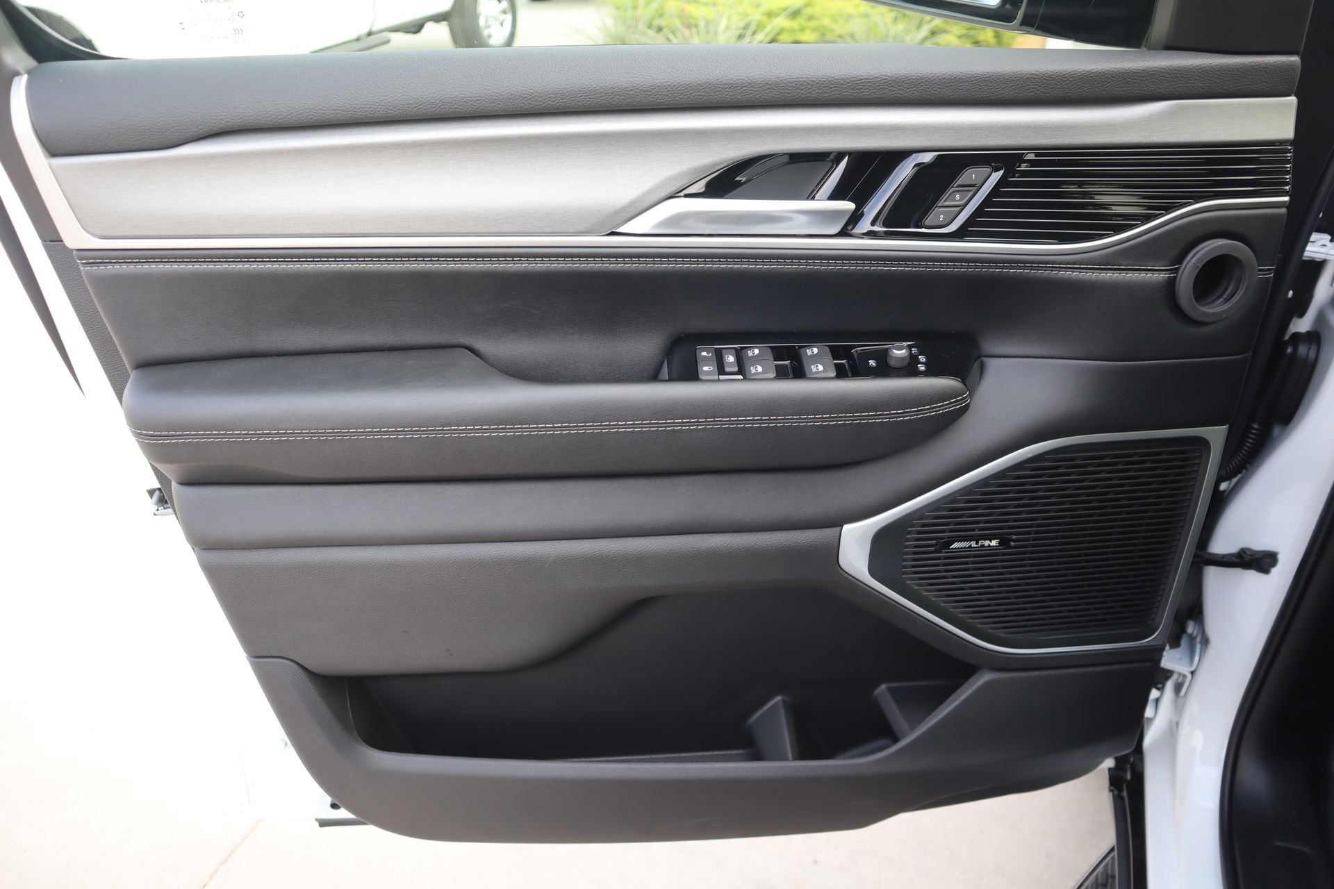 New 2026 Jeep Grand Wagoneer 4WD image 18