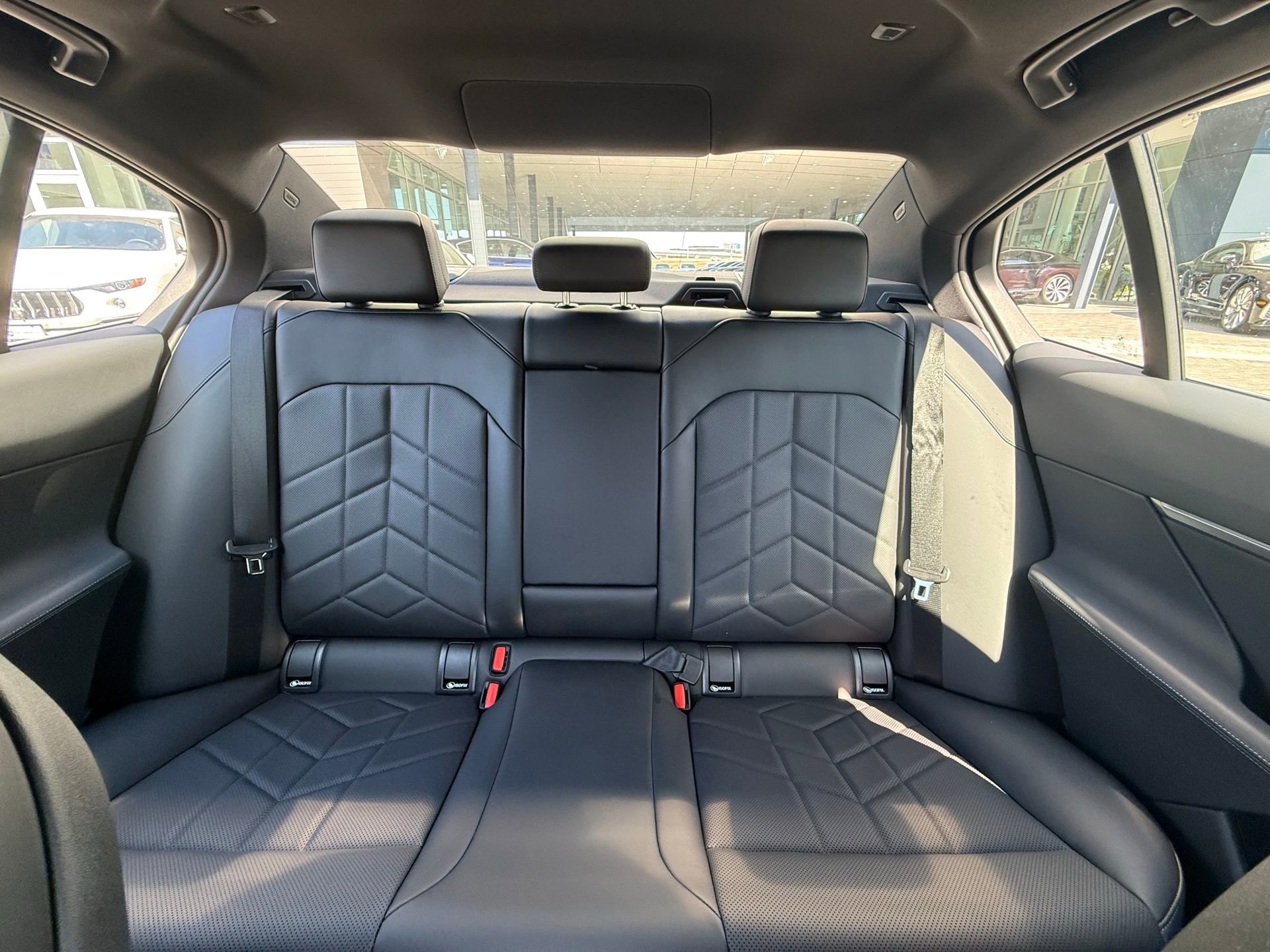 Used 2024 BMW 530i xDrive w/ Convenience Package image 46