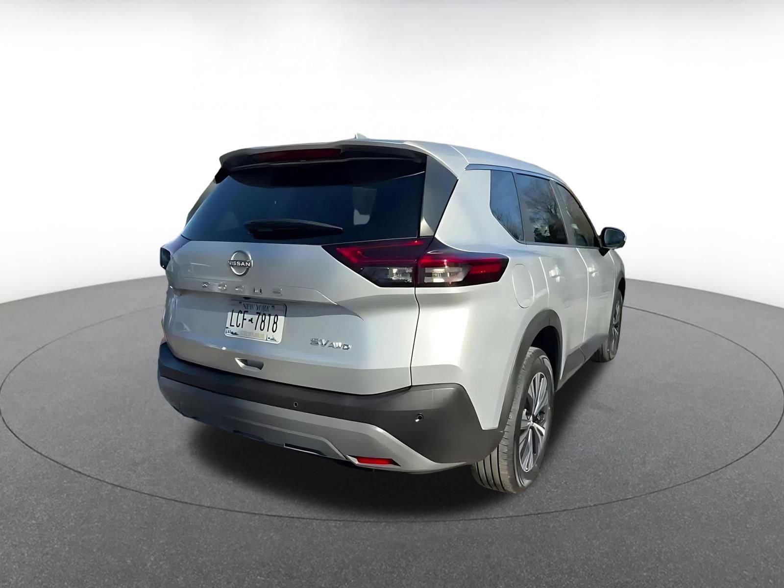 Used 2023 Nissan Rogue SV image 14