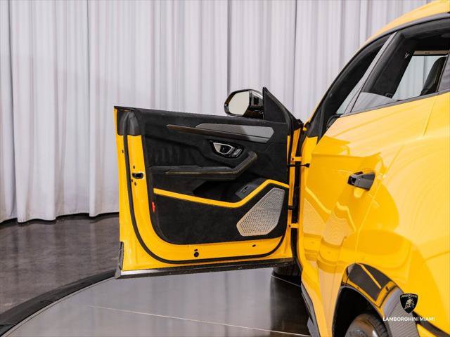 Used 2024 Lamborghini Urus Performante AWD/4WD image 26