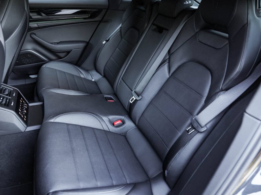 New 2026 Porsche Panamera RWD image 33