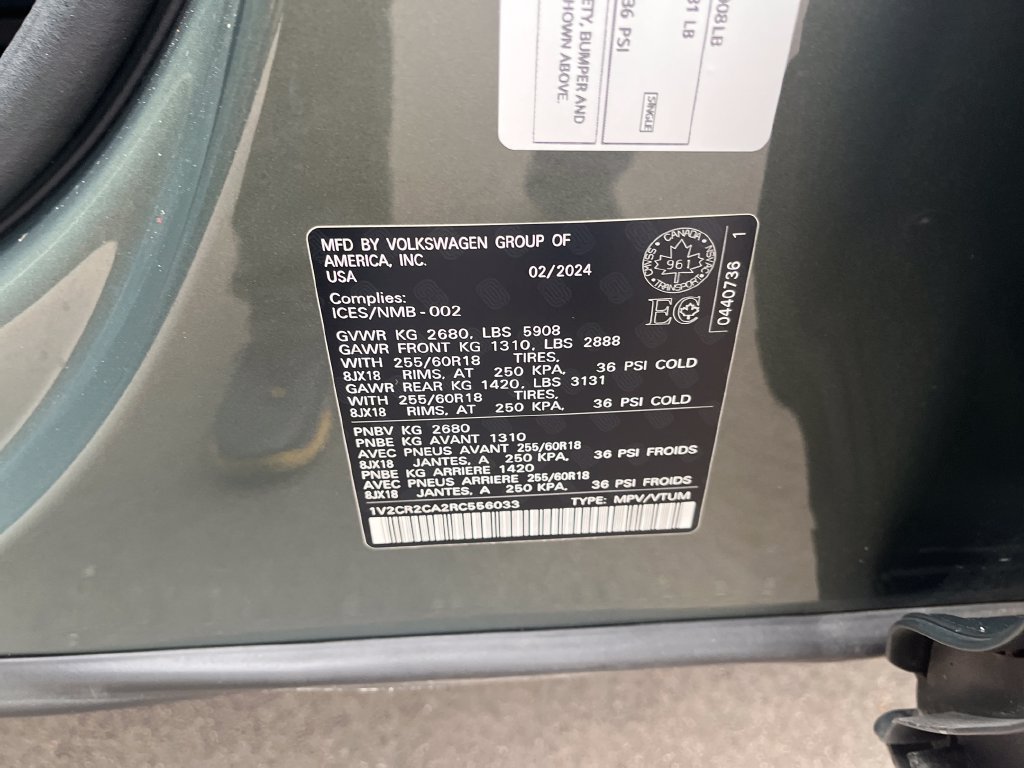Used 2024 Volkswagen Atlas Peak Edition SE AWD/4WD image 31