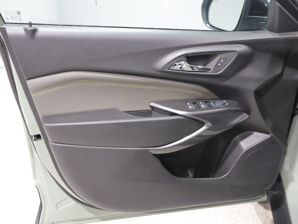 Used 2025 Chevrolet Trax ACTIV w/ Driver Confidence Package FWD image 13