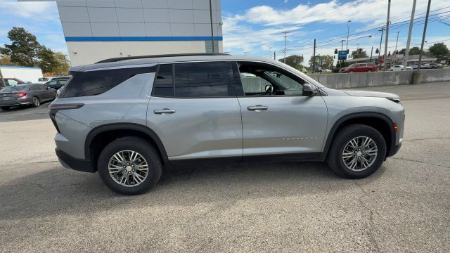 Used 2026 Chevrolet Traverse LT w/ Driver Confidence Package FWD image 9