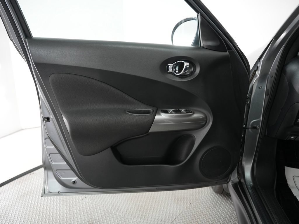 Used 2013 Nissan Juke SV AWD/4WD image 30
