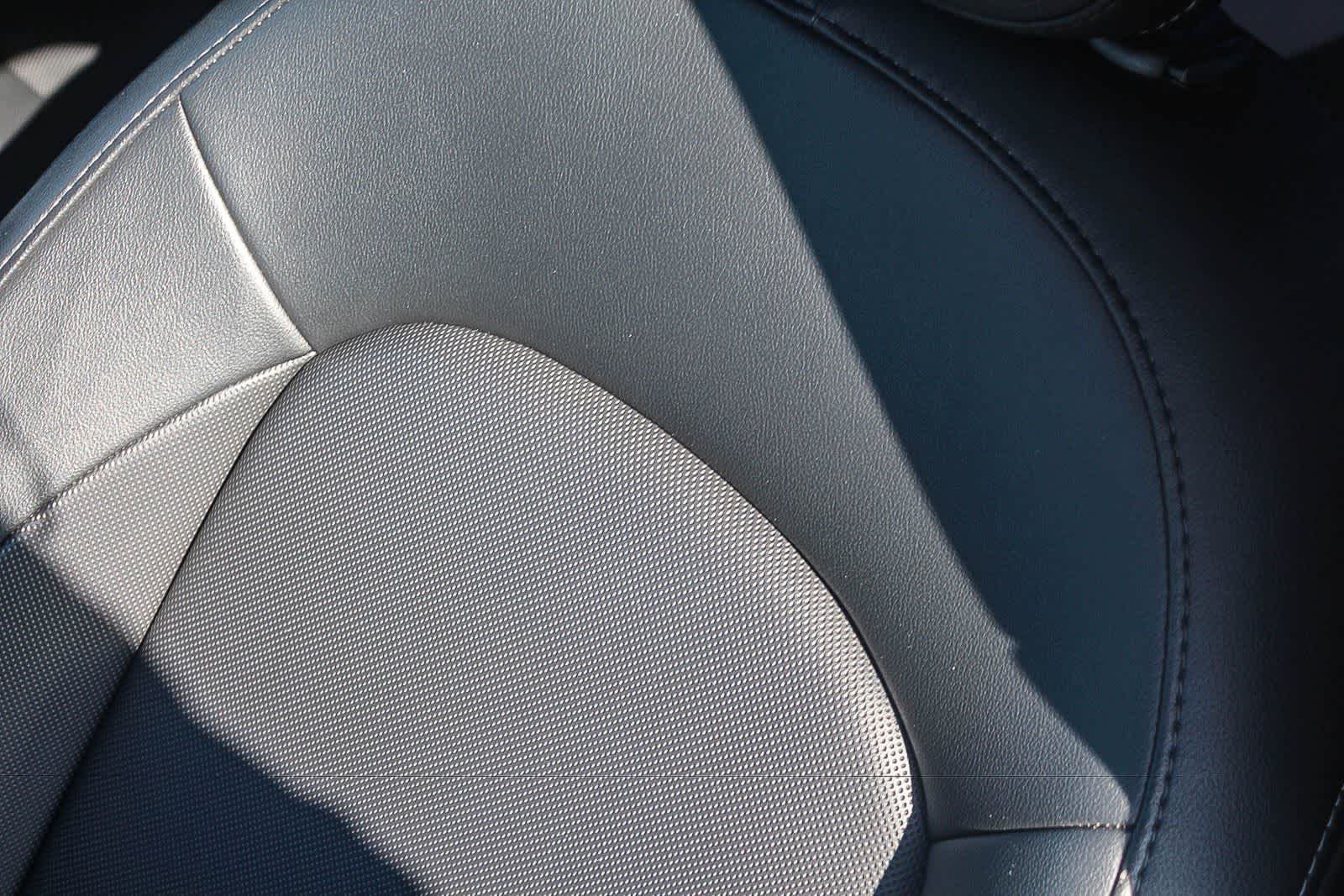 Used 2019 MINI Cooper 2-Door Hardtop w/ Signature Upholstery Package FWD image 33