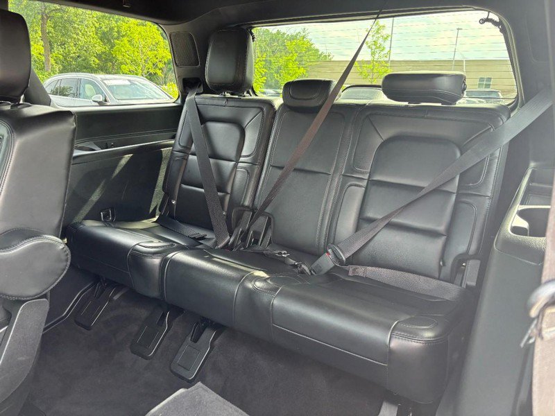 Used 2021 Lincoln Navigator Reserve w/ Luxury Package AWD/4WD image 11