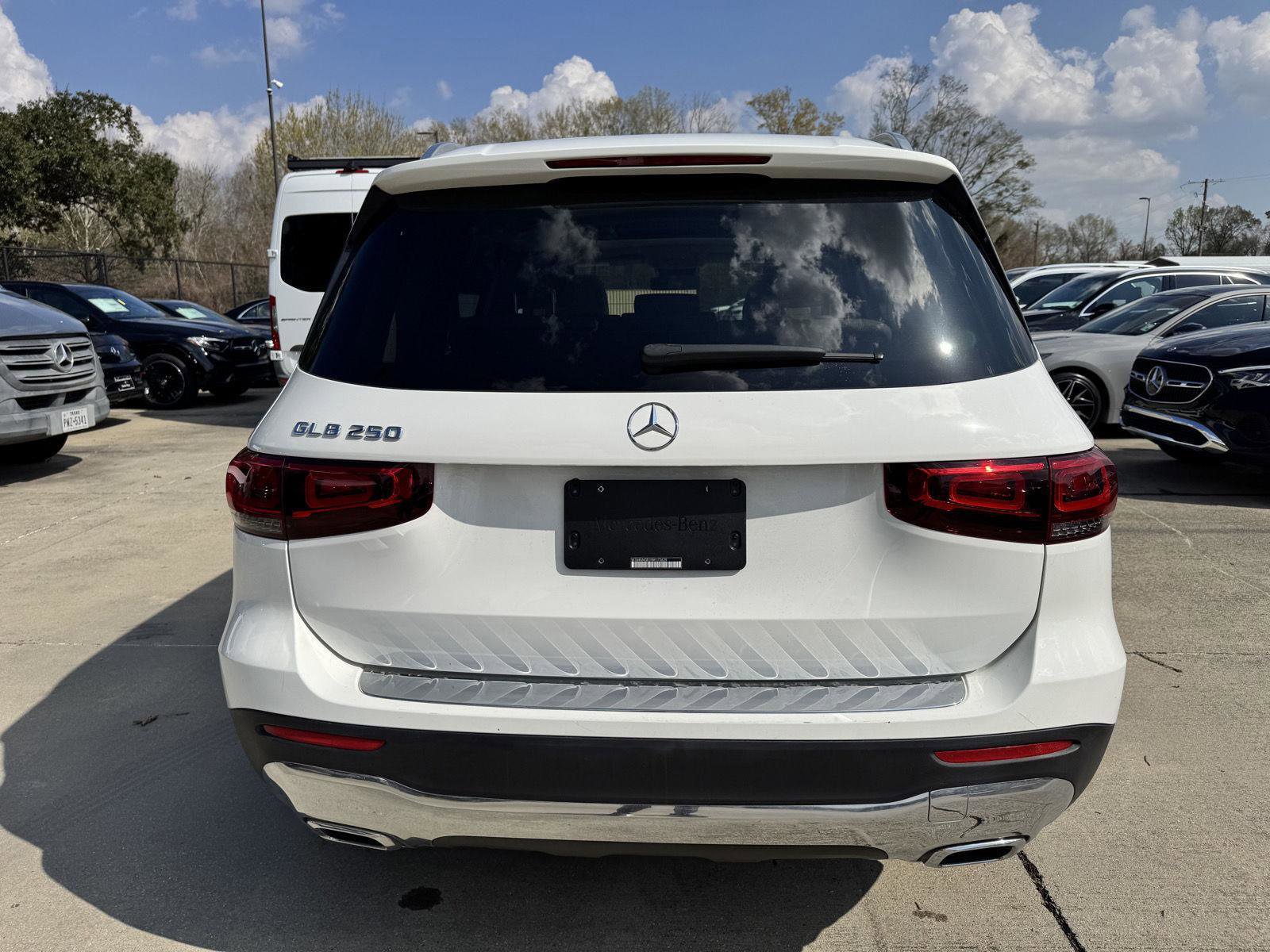 Certified 2022 Mercedes-Benz GLB 250 w/ Premium Package image 21