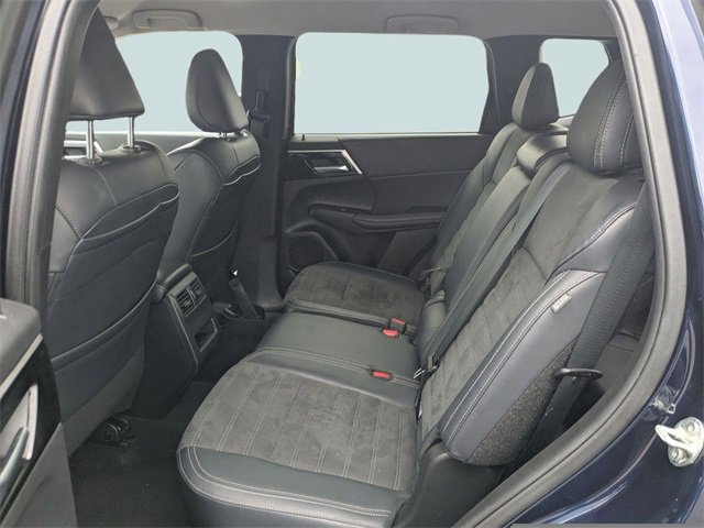 Used 2024 Mitsubishi Outlander SE image 13