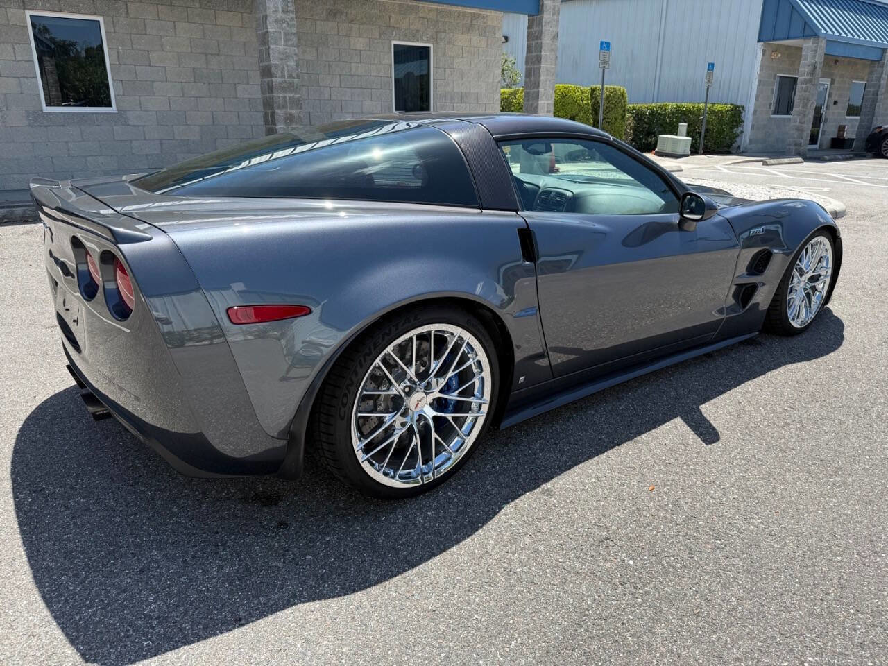 Used 2009 Chevrolet Corvette ZR1 w/ Preferred Equipment Group RWD image 8