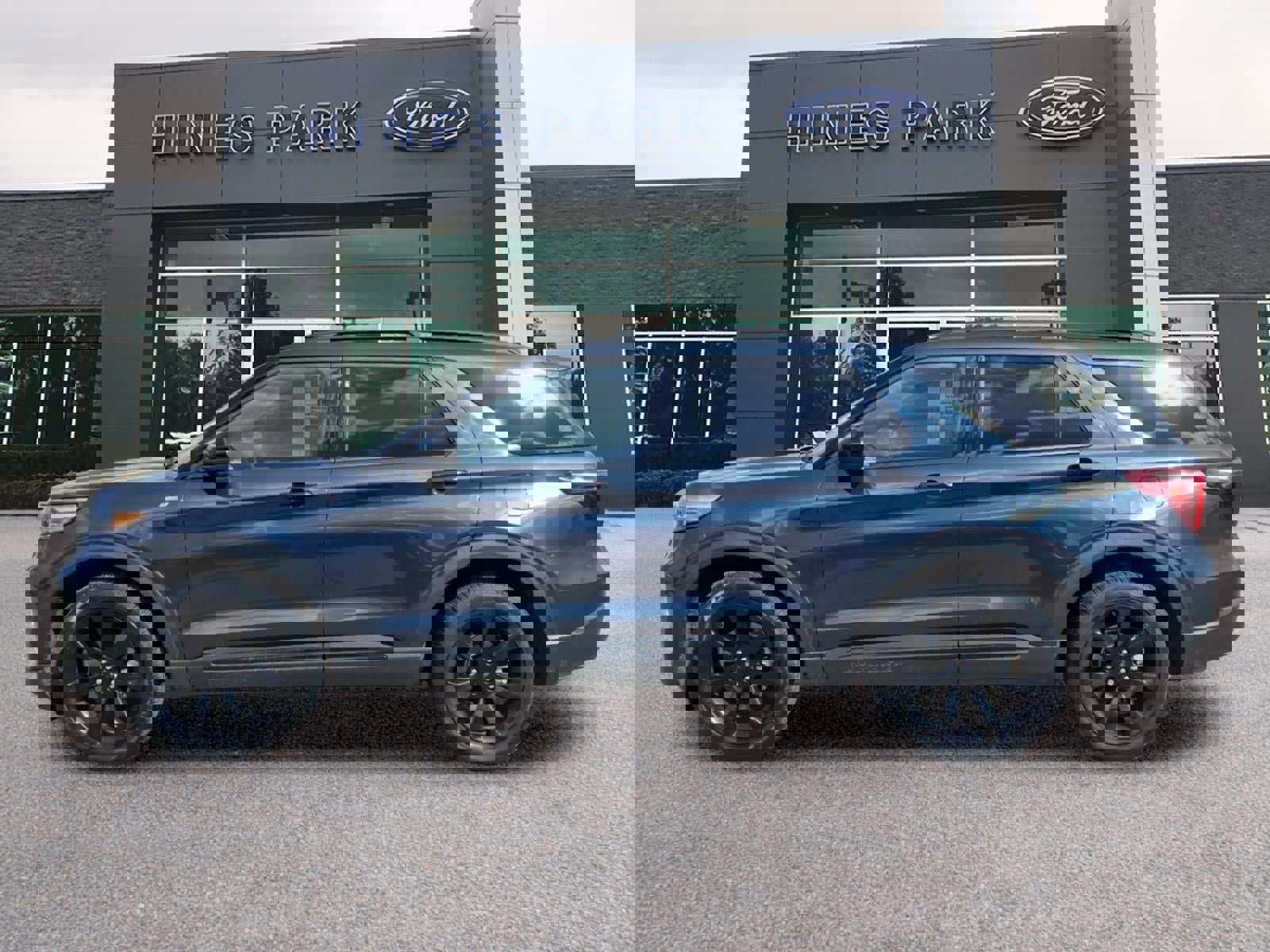 Certified 2024 Ford Explorer ST-Line w/ Class IV Trailer Tow Package image 4