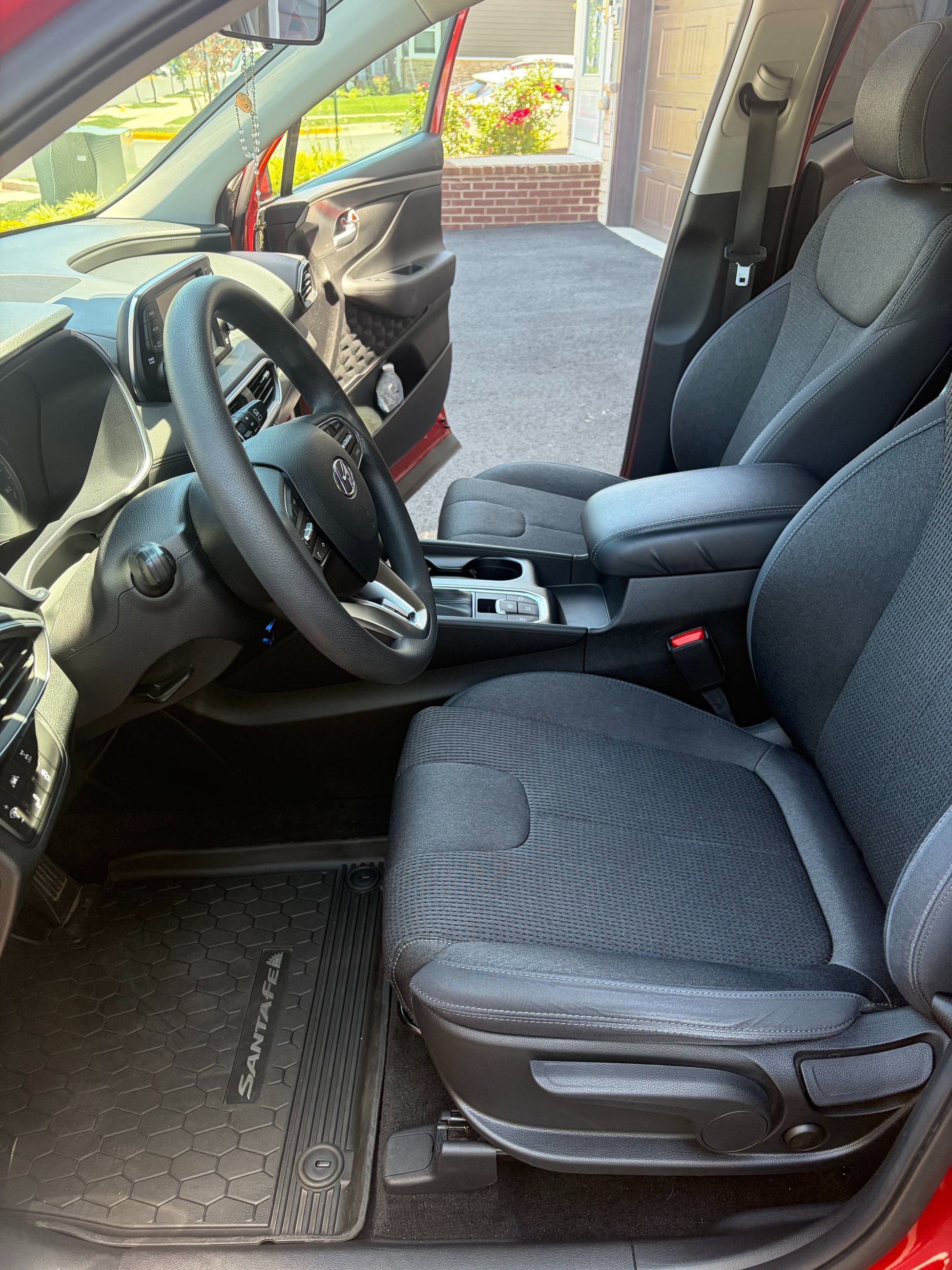 Used 2019 Hyundai Santa Fe SE AWD/4WD image 6