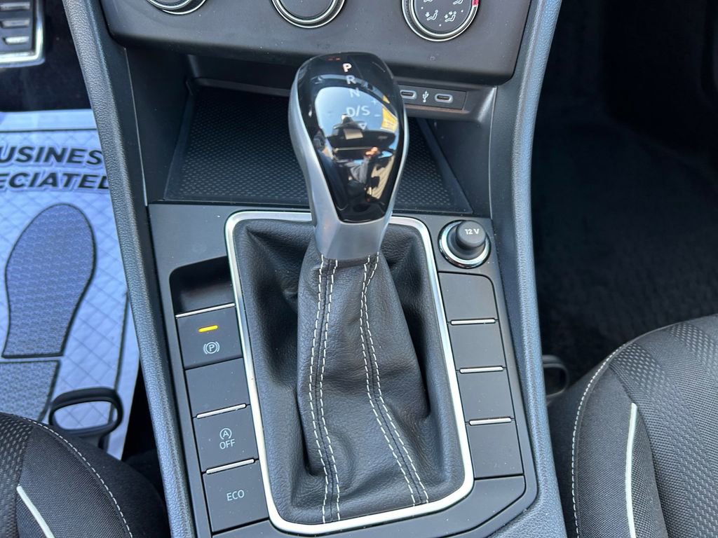 Certified 2023 Volkswagen Jetta Sport image 17