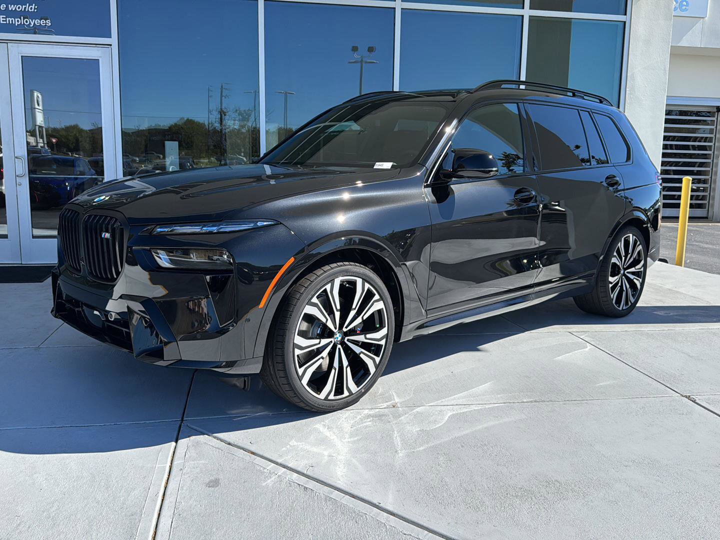 New 2026 BMW X7 M60i image 2