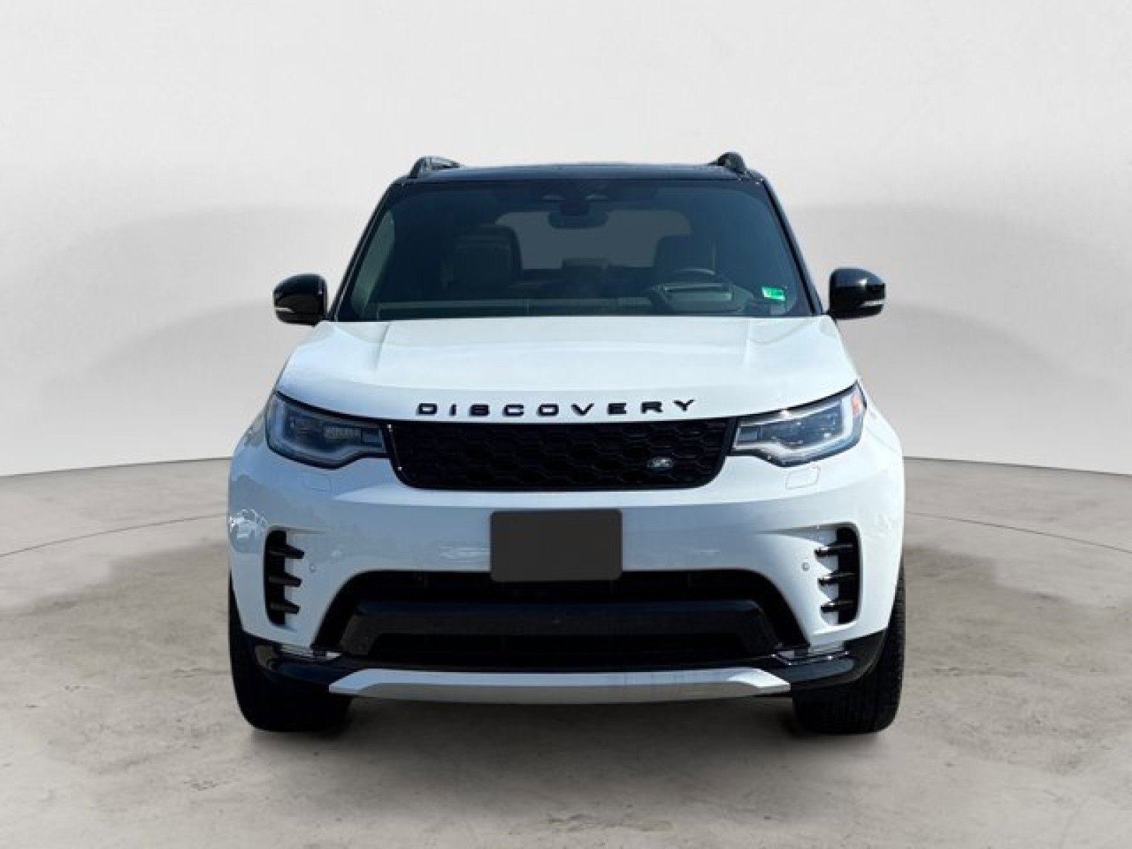 New 2025 Land Rover Discovery Dynamic SE image 8