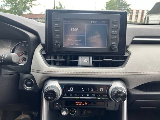 Used 2019 Toyota RAV4 XLE AWD/4WD image 11
