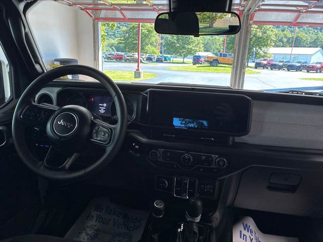 Certified 2024 Jeep Wrangler Unlimited AWD/4WD image 30