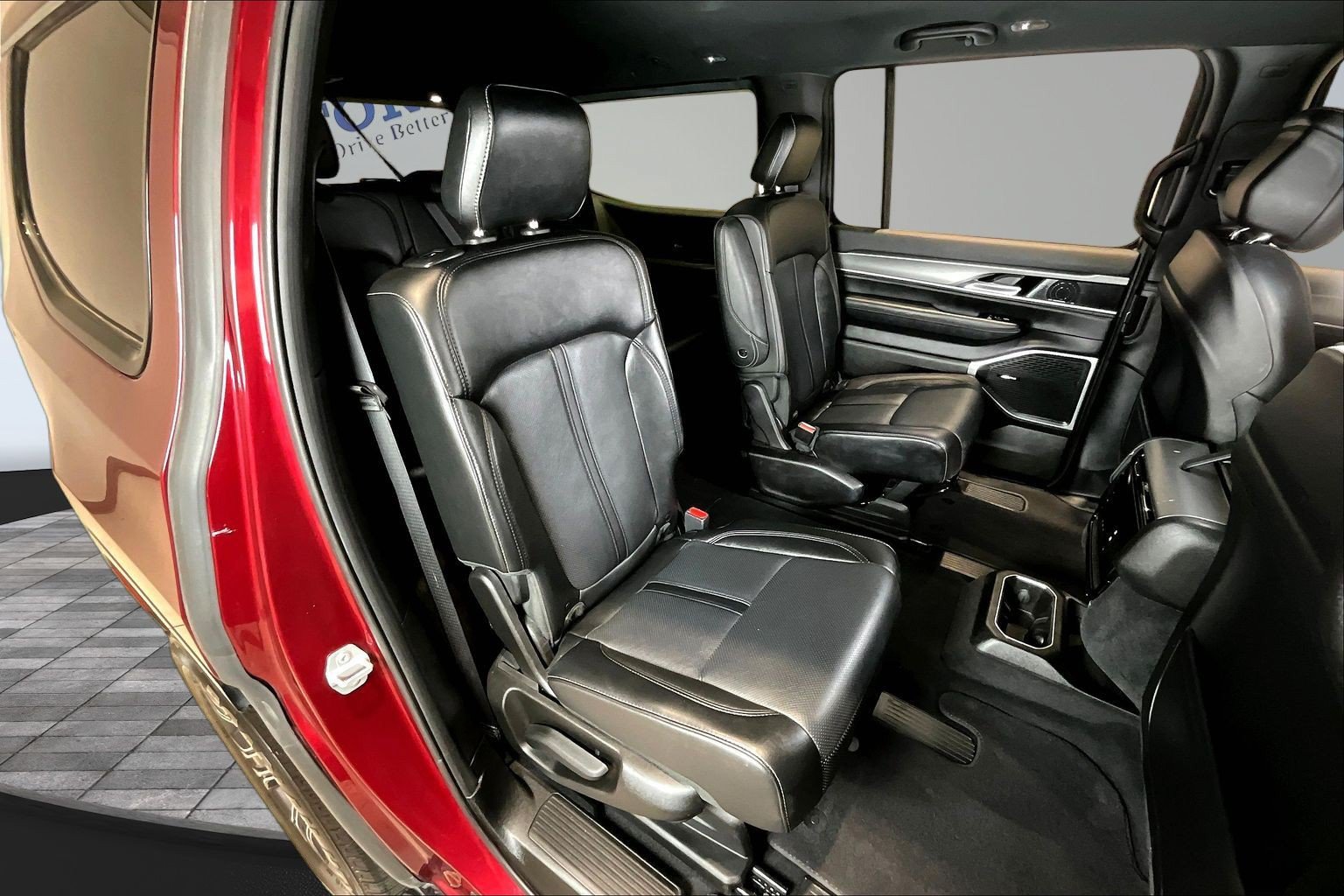 Used 2025 Jeep Wagoneer Series II AWD/4WD image 24