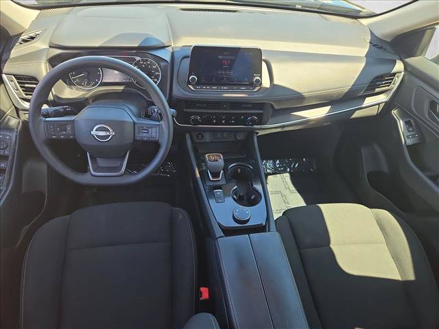 Used 2025 Nissan Rogue S AWD/4WD image 17