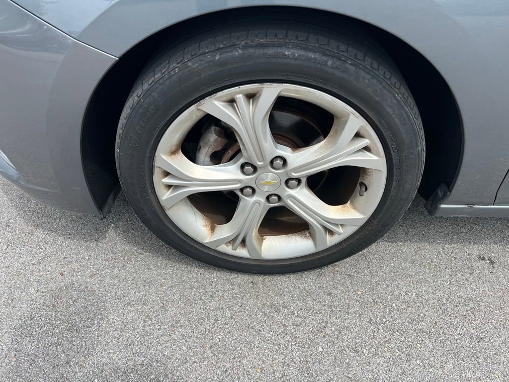 Used 2019 Chevrolet Cruze Premier FWD image 12