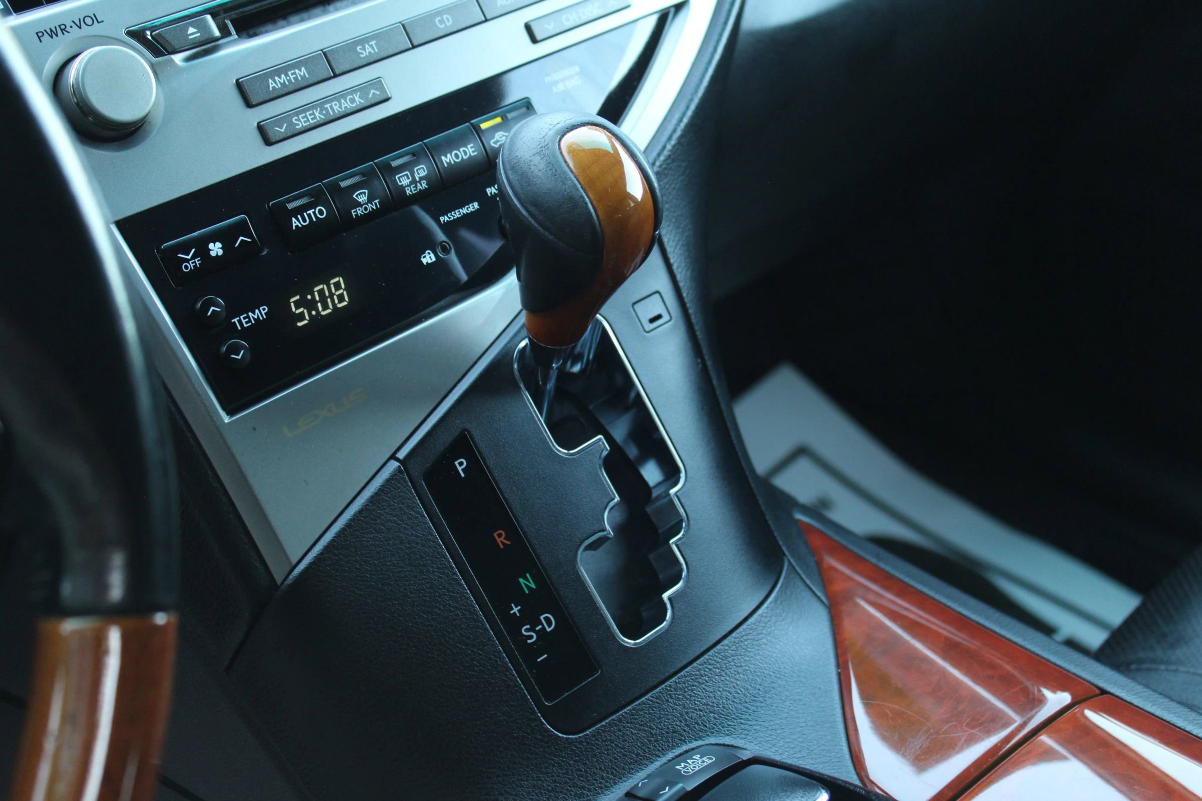 Used 2011 Lexus RX 450h AWD image 25