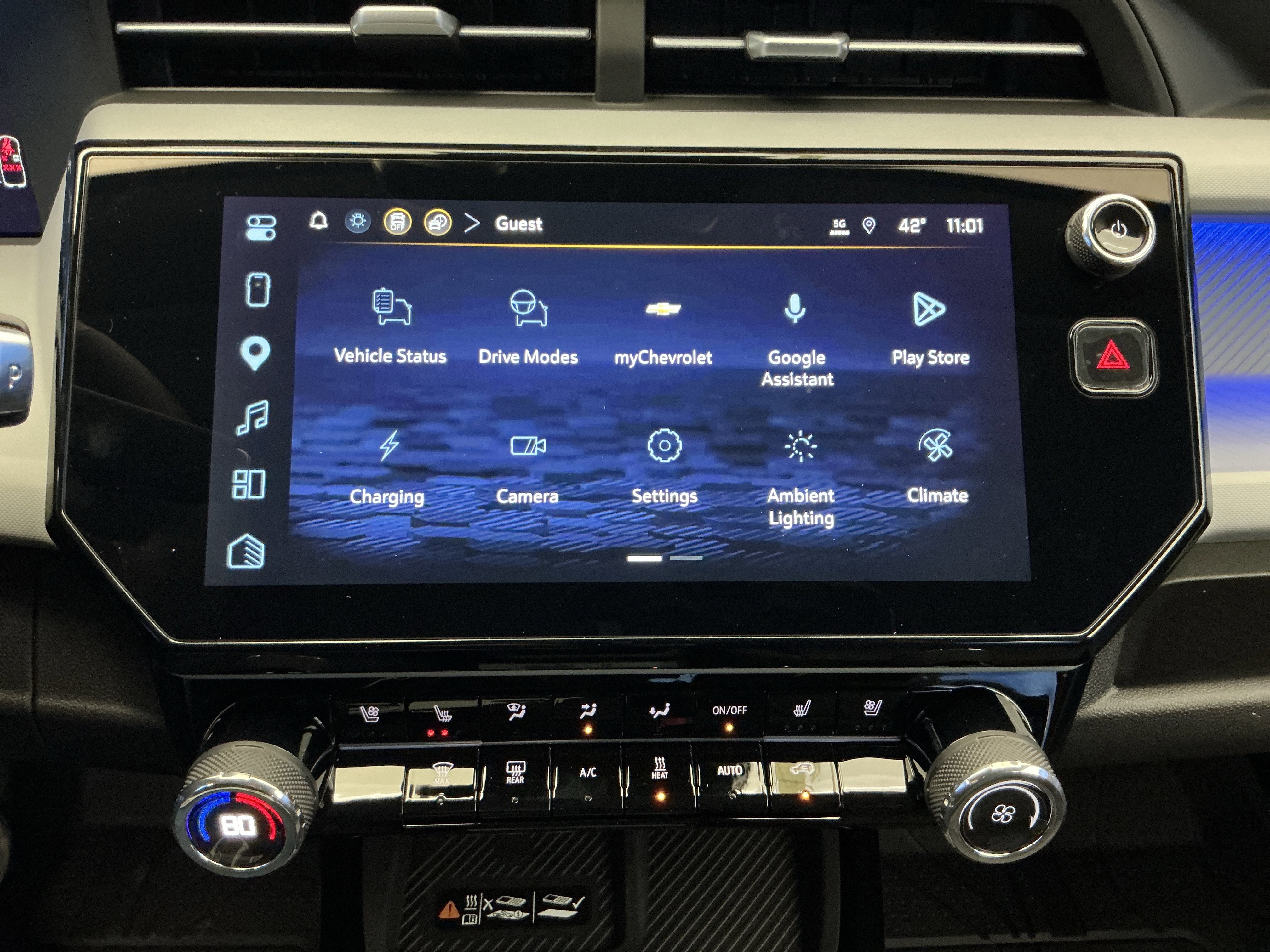 New 2027 Chevrolet Bolt RS w/ Technology Package FWD image 18