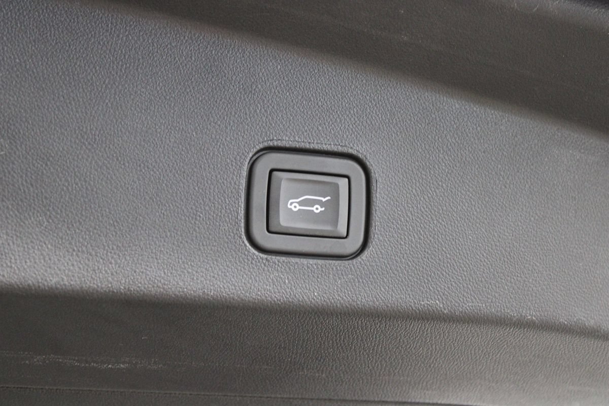 Used 2024 Cadillac Lyriq Luxury AWD/4WD image 32