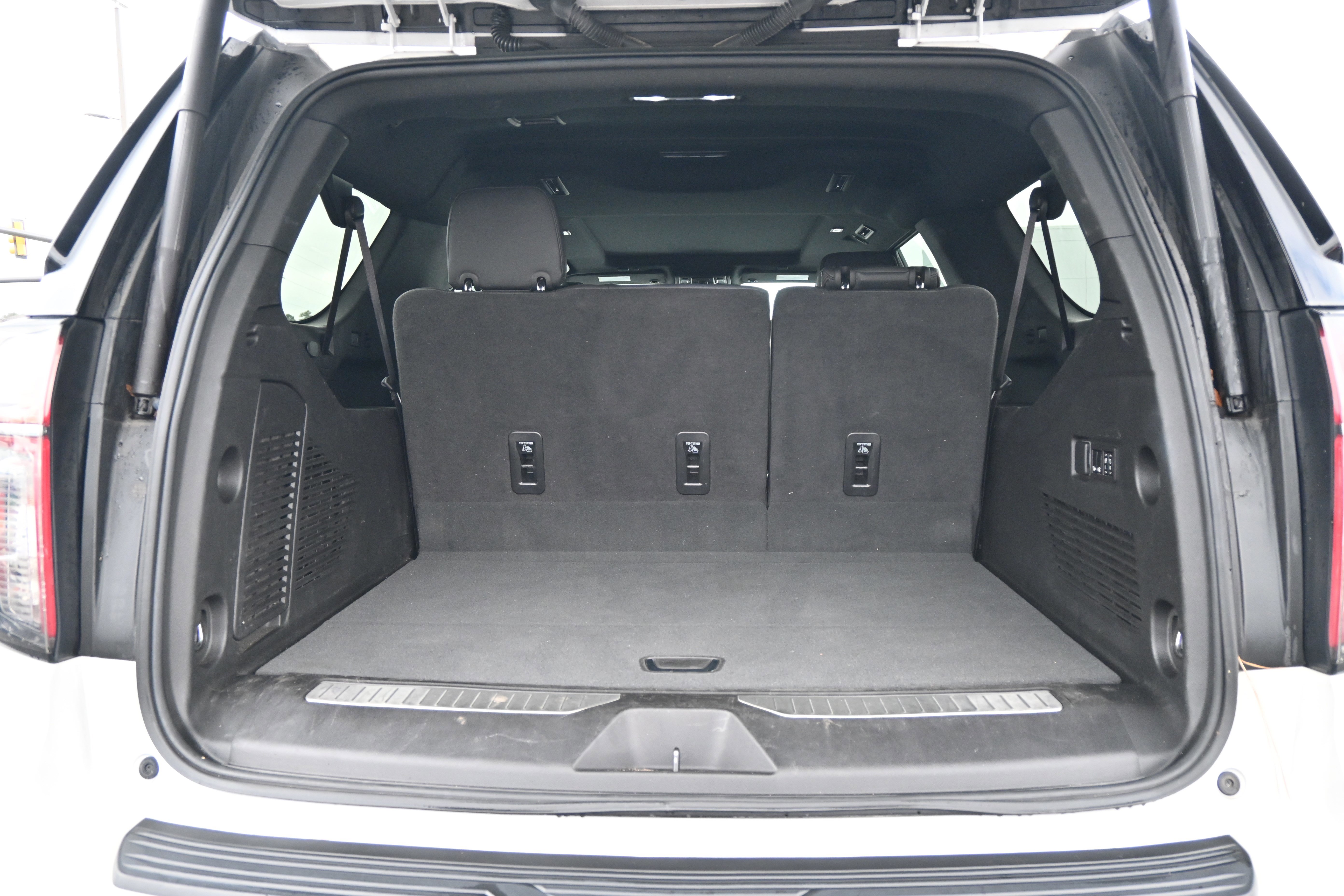 Used 2023 Chevrolet Suburban High Country image 35