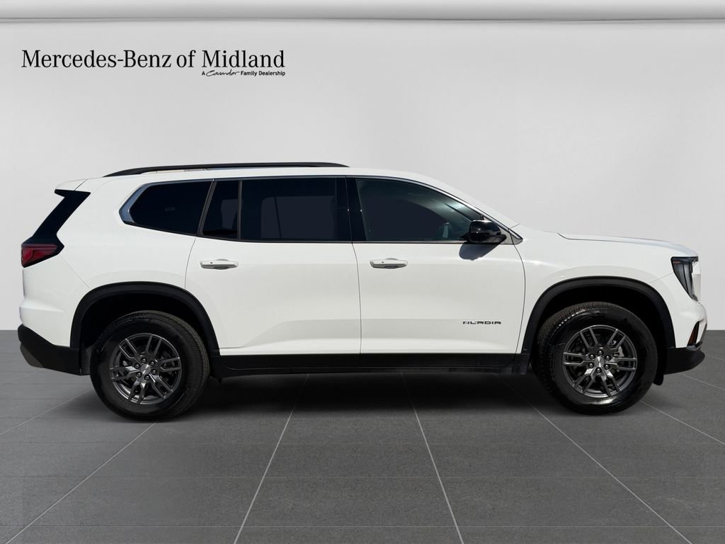 Used 2025 GMC Acadia Elevation image 8