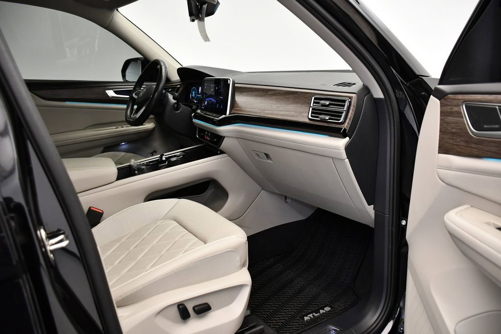 Used 2024 Volkswagen Atlas SEL Premium R-Line image 48