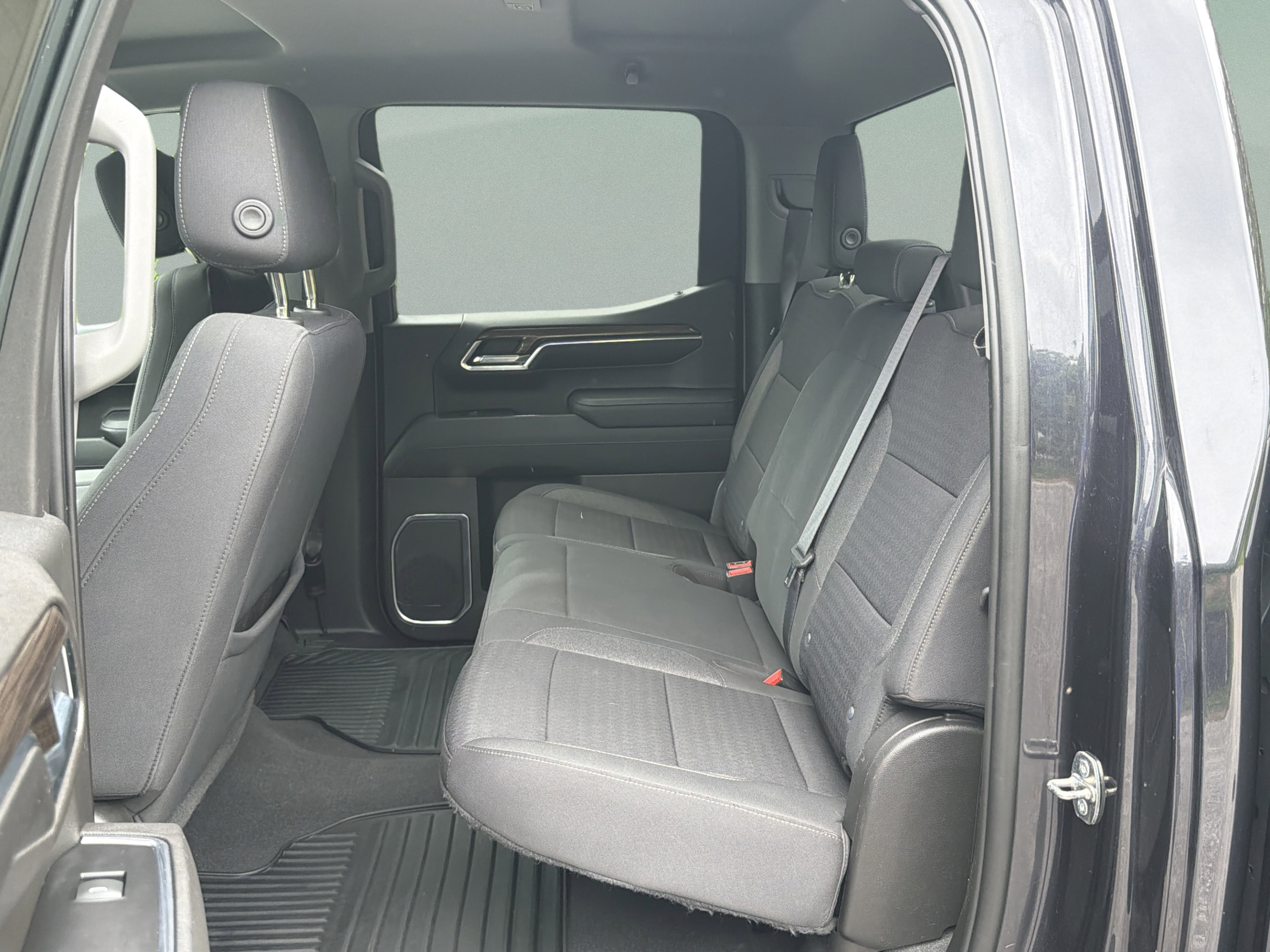 Used 2022 Chevrolet Silverado 1500 LT AWD/4WD image 19
