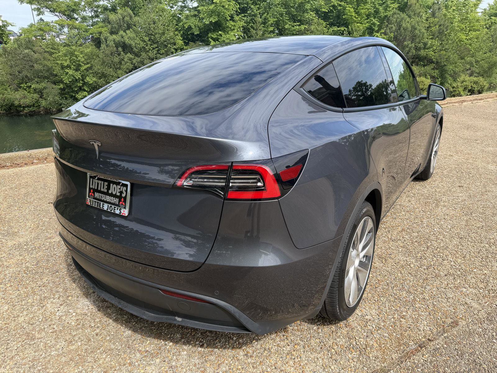 Used 2021 Tesla Model Y 2WD image 3
