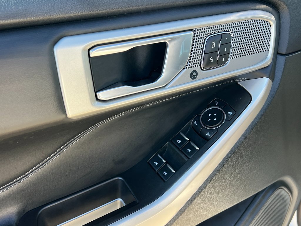 Used 2023 Ford Explorer Limited w/ Equipment Group 301A image 26