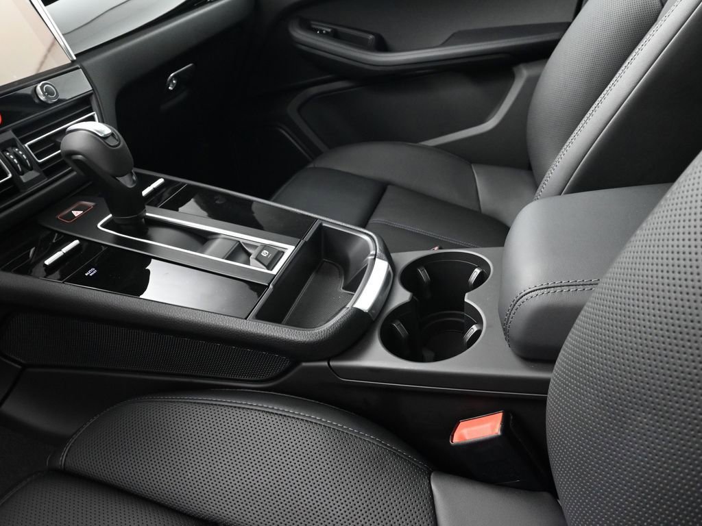 New 2025 Porsche Macan image 22