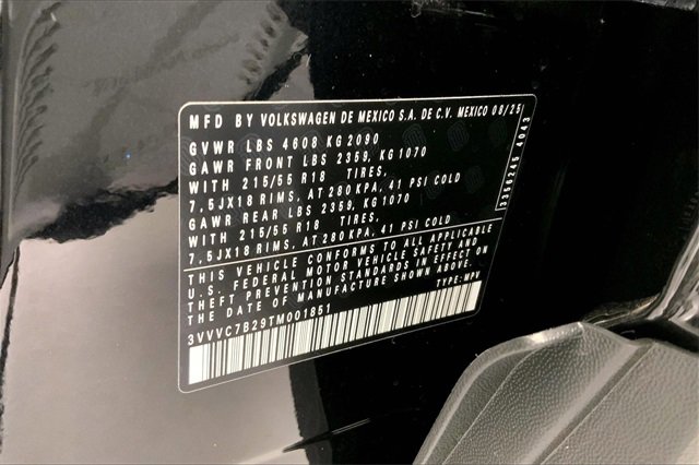 New 2026 Volkswagen Taos SE image 14