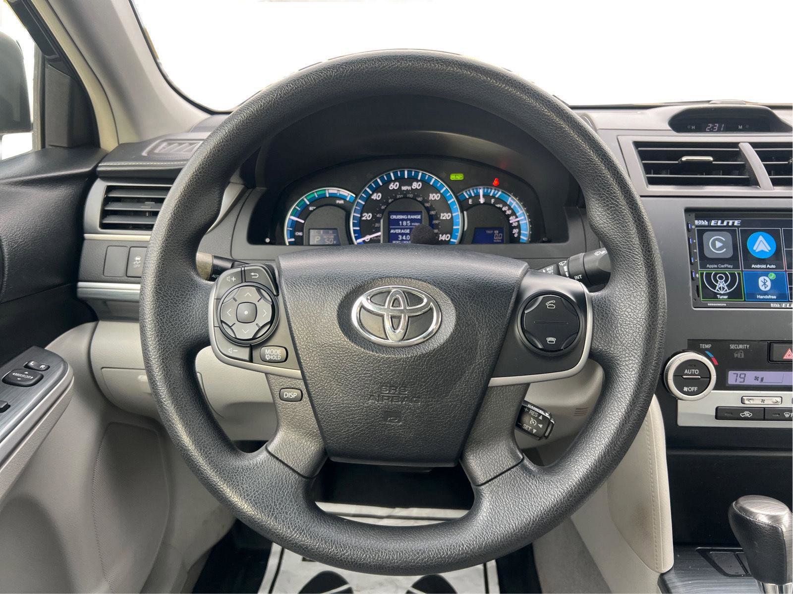 Used 2013 Toyota Camry LE image 16