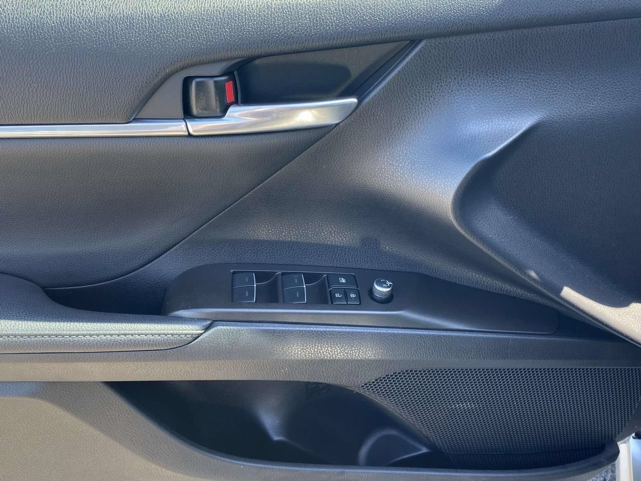 Used 2023 Toyota Camry XSE FWD image 16