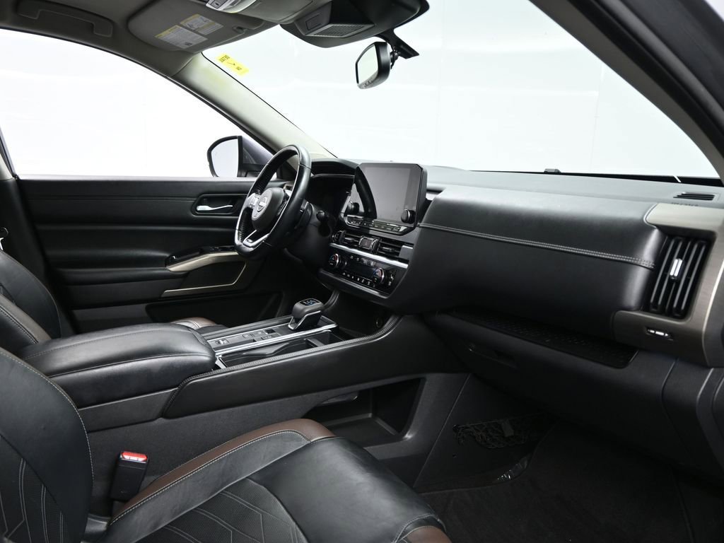 Used 2022 Nissan Pathfinder Platinum w/ Cargo Package image 12