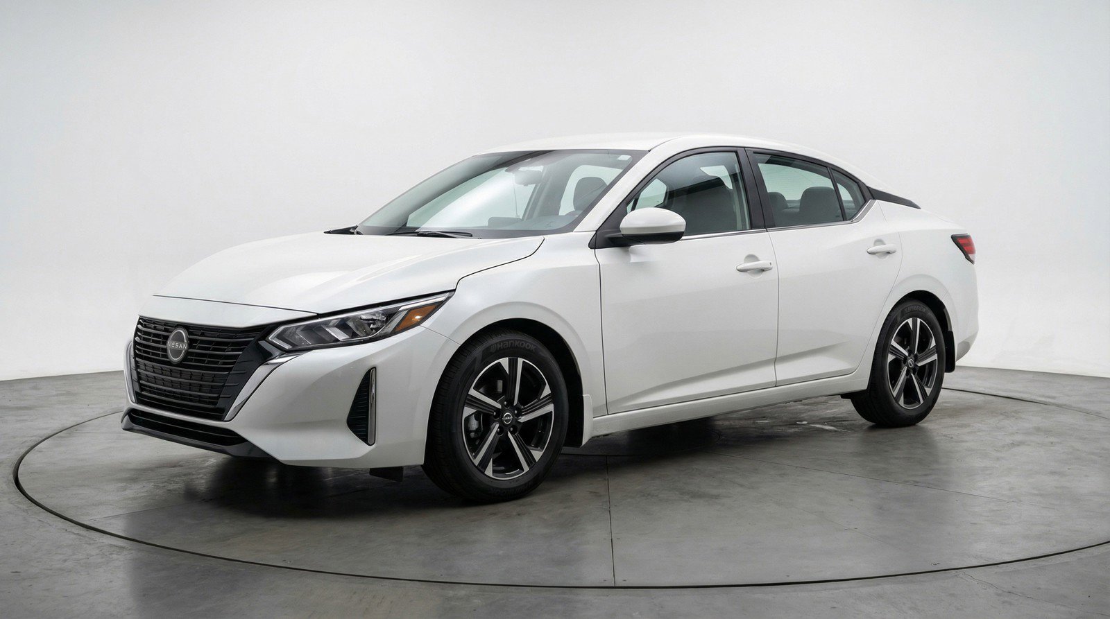 Used 2025 Nissan Sentra SV image 3