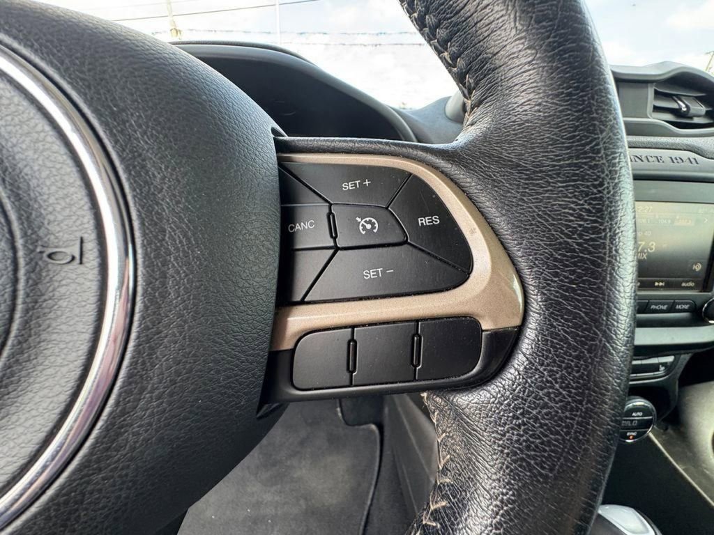 Used 2015 Jeep Renegade Limited w/ Safety & Security Group I AWD/4WD image 21