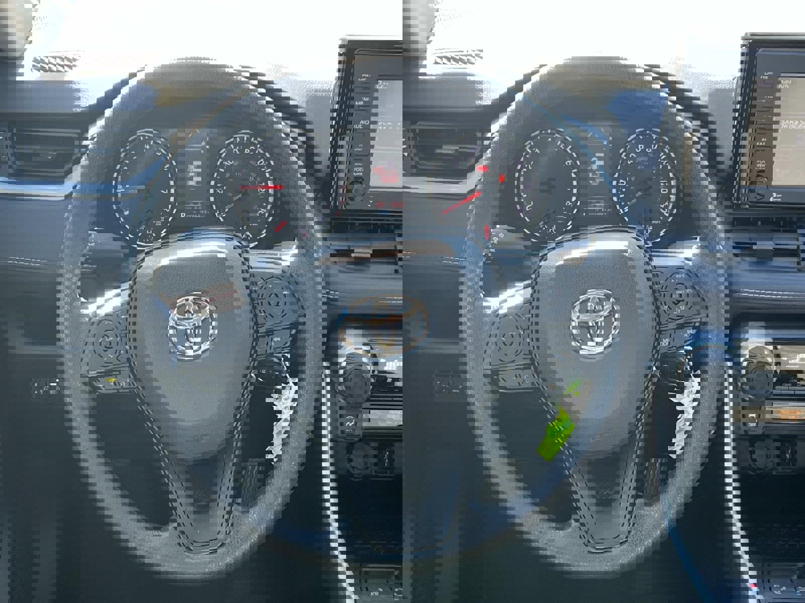 Used 2021 Toyota RAV4 LE image 24