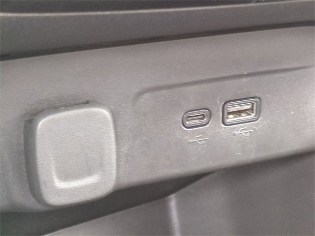 Certified 2025 Chevrolet Trax LT image 24