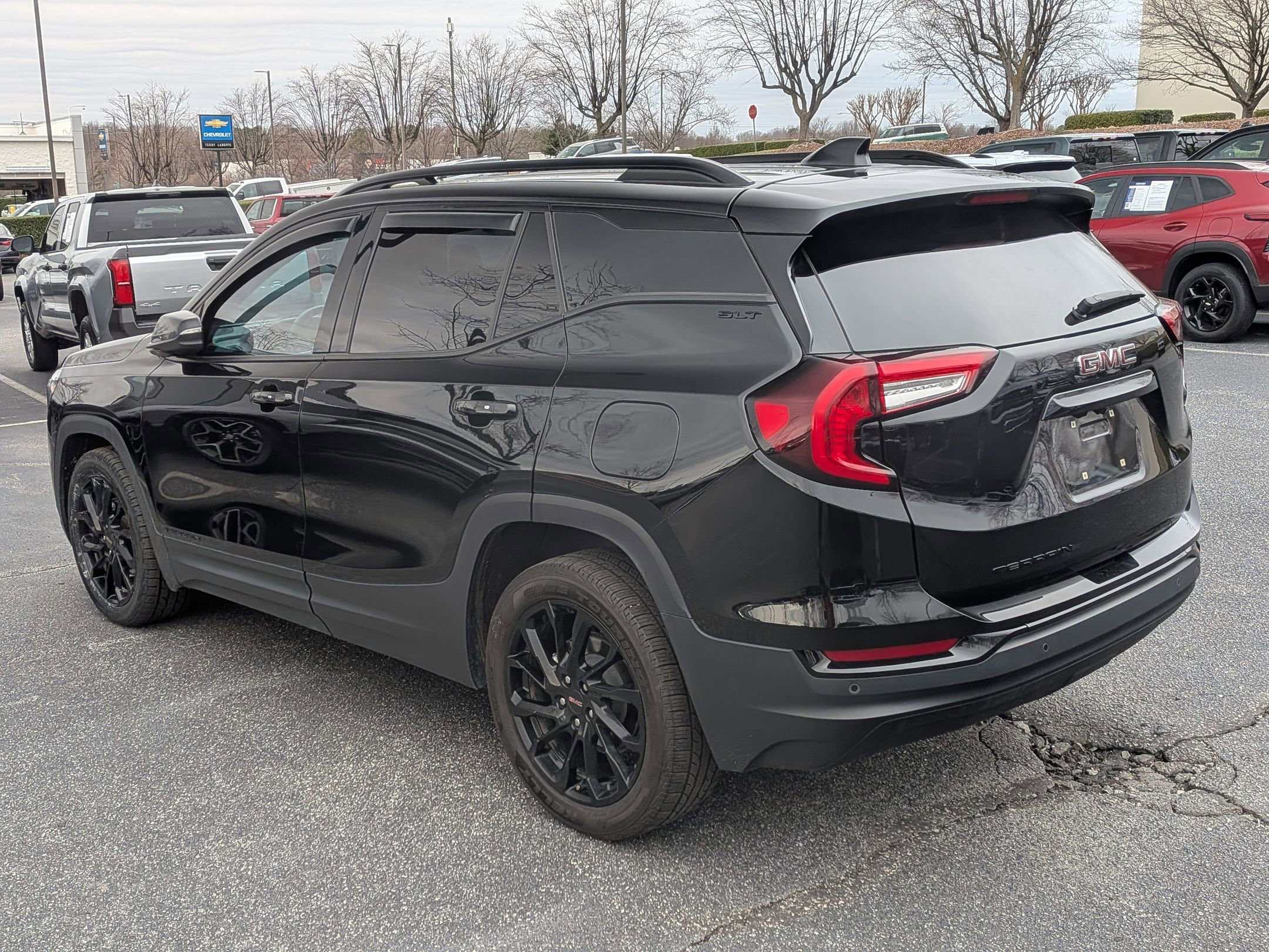 Used 2023 GMC Terrain SLT w/ Infotainment Package II image 7